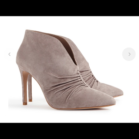 BEAUTIFUL REISS SHOES - Picture 2 of 10